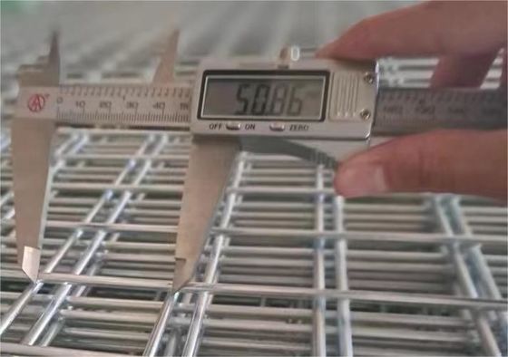 12 گج 1 4 اینچ Welded Wire Mesh گرم غوطه ور شده گالوانیزه شد