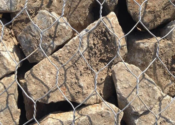 سبد گابيوني شبكه سيم بافتي شش گوشه اي براي بارگيري سنگ براي حفاظت از تپه هاي بانك