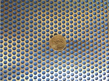 توری فلزی سوراخ دار آلومینیومی بادوام، سبک و مقاوم در برابر خوردگی مناسب برای پروژه های معماری